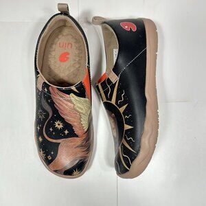 UIN Toledo I Women’s Slip-On Canvas Shoes “Leo Sign” Black Tan Comfort Sz 6.5